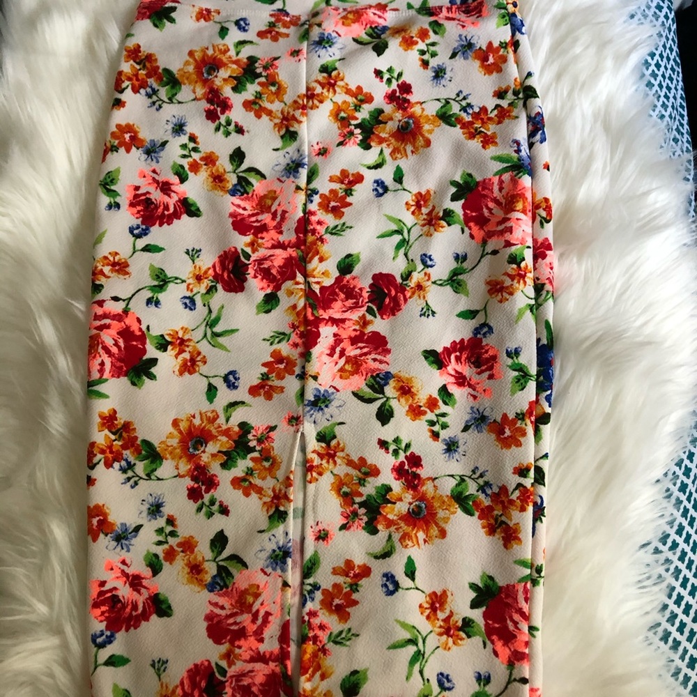 Pencil skirt